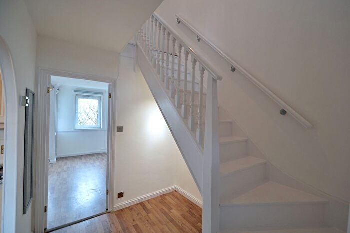 3 Bedroom Flat For Sale In Jamaica Road, Bromfield Court Jamaica Road, SE16
