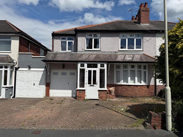 4 Bedroom Semi Detached House For Sale In Woodland Road, Halesowen, B62