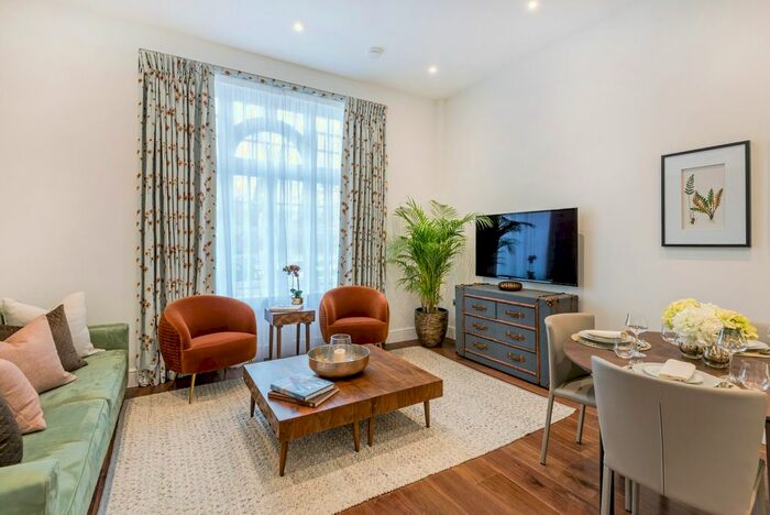 3 Bedroom Flat To Rent In Hyde Park Gate, London, SW7