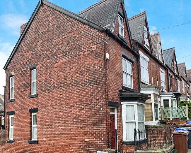 3 Bedroom End Of Terrace House To Rent In Wayland Road, Sheffield, South Yorkshire, S11