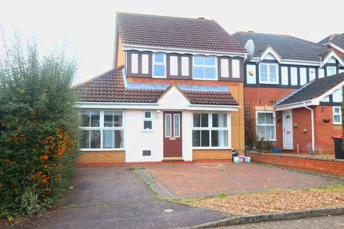 4 Bedroom Detached House To Rent In Heydon Court, Bradville, Milton Keynes, MK13