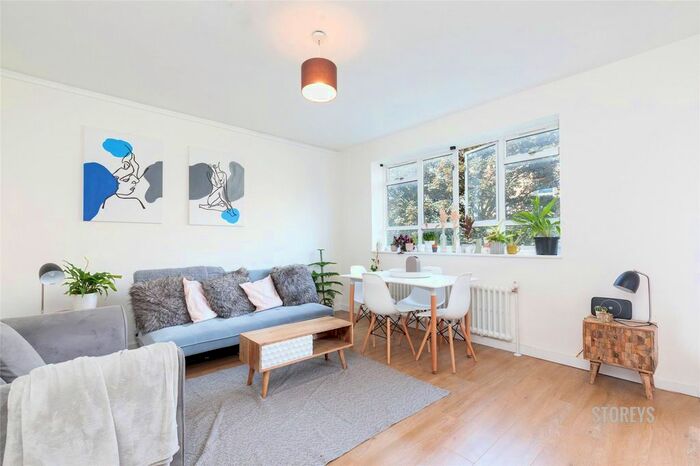 3 Bedroom Flat To Rent In Churchill Gardens, Pimlico, London, SW1V