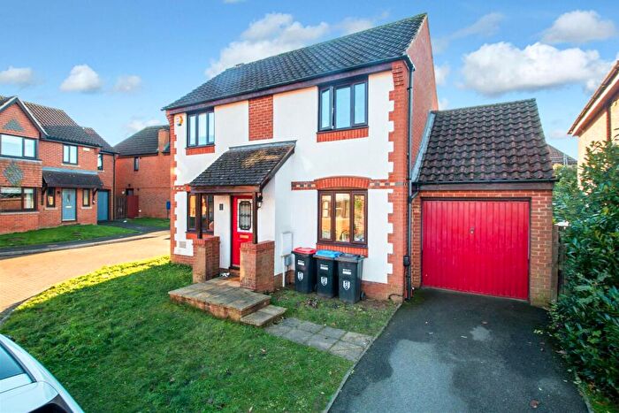 3 Bedroom Detached House To Rent In Nuneham Grove, Westcroft, Milton Keynes, MK4