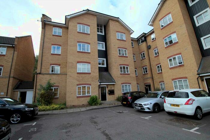 2 Bedroom Apartment To Rent In Apsley Lock, HP3