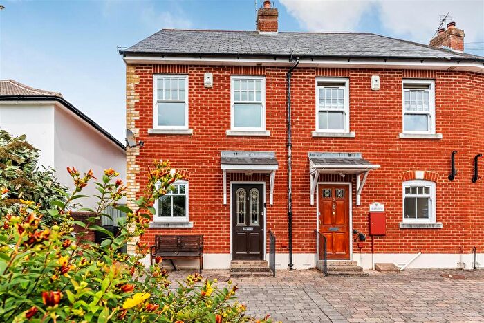 3 Bedroom Semi Detached House For Sale In Highlands Mews, South Leatherhead, KT22