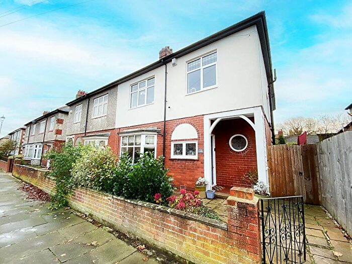 4 Bedroom Semi Detached House For Sale In Grange Villas, Wallsend, NE28