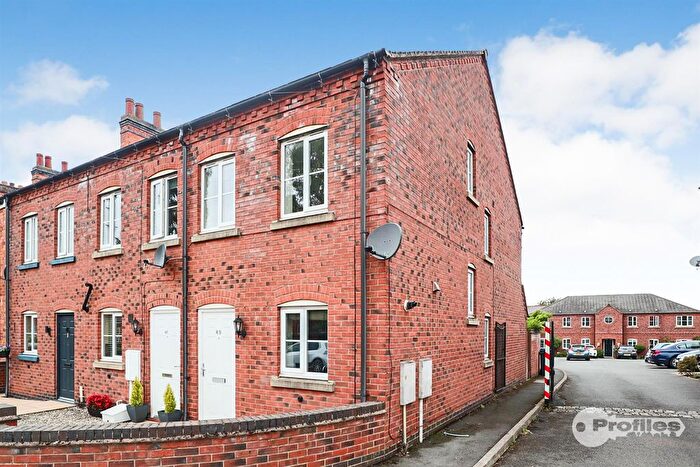 3 Bedroom Town House For Sale In Factory Road, Hinckley, LE10