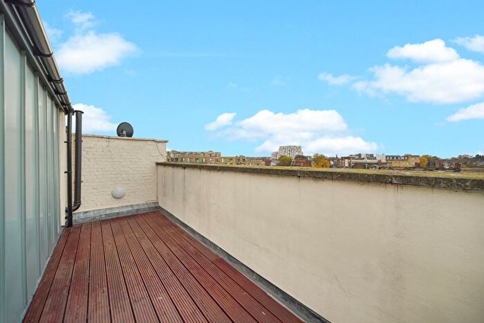 3 Bedroom Maisonette To Rent In Chapel Gate Mews, SW4