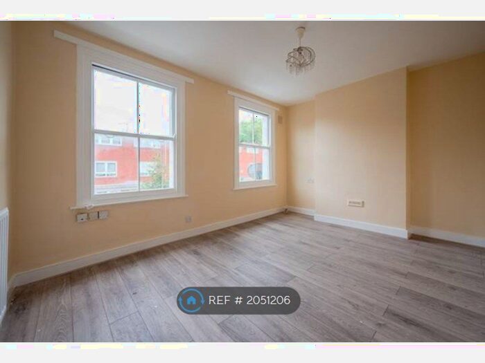 1 Bedroom Flat To Rent In Burchell Road, London, SE15