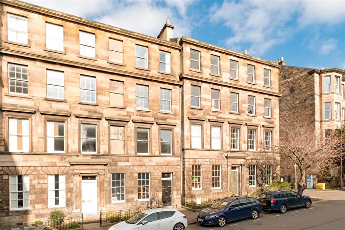 4 Bedroom Apartment For Sale In Lutton Place, Edinburgh, Midlothian, EH8