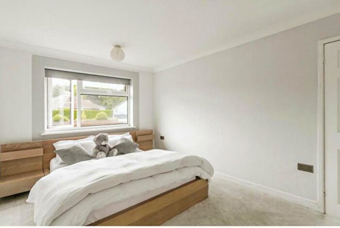3 Bedroom Bungalow For Sale In Webbs Close, Ashley Heath, BH24