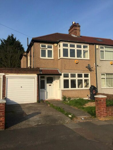 3 Bedroom End Of Terrace House To Rent In Clayhall, Ilford, Essex, IG5