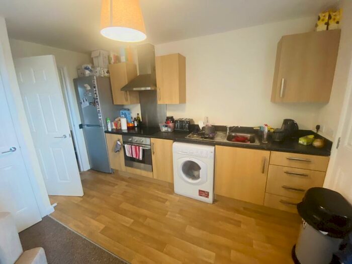 2 Bedroom Flat To Rent In Canalbridge Close, Loughborough, LE11