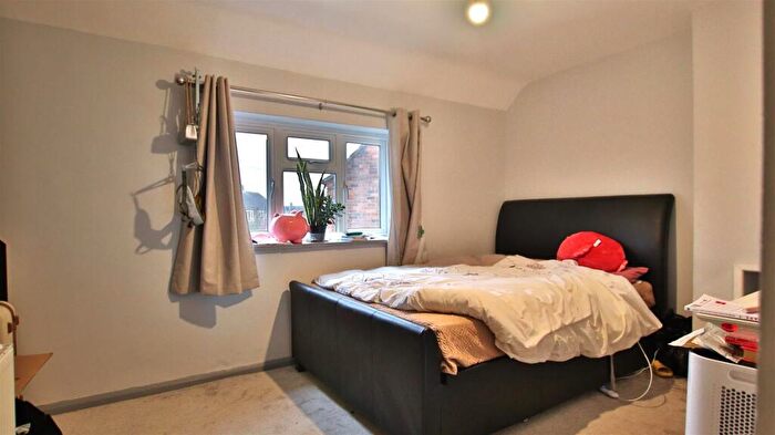 4 Bedroom Semi-Detached House For Sale In Lee Road, Tewkesbury, GL20