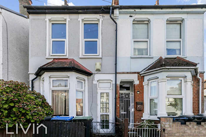 2 Bedroom House For Sale In Pemdevon Road, Croydon, Surrey, CR0