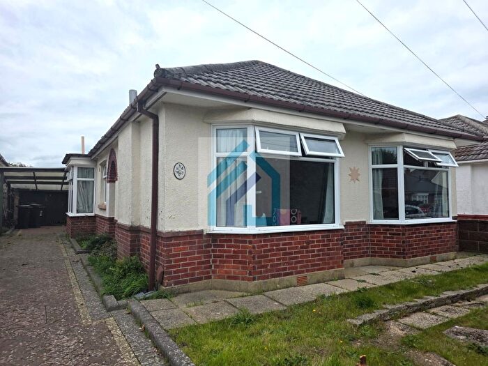 4 Bedroom Bungalow To Rent In St. Margarets Road, Bournemouth, BH10