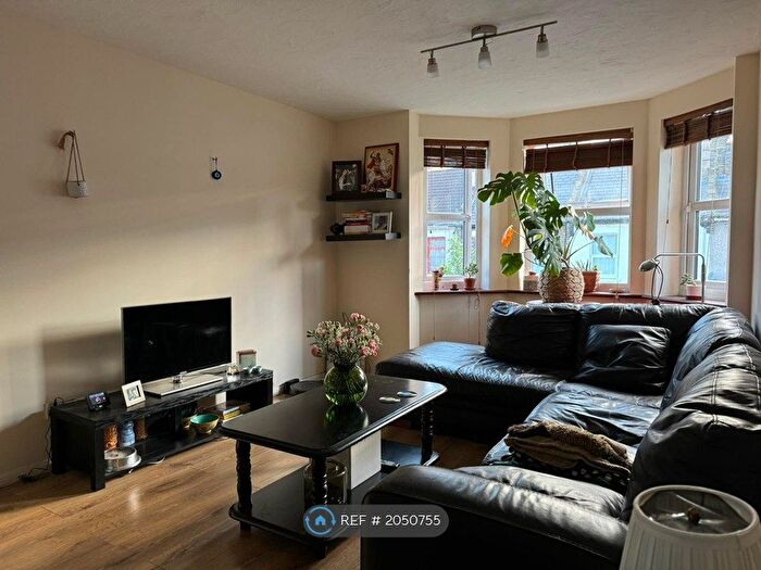 2 Bedroom Flat To Rent In Saffron Court, London, E15