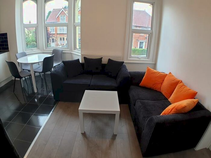 5 Bedroom Semi-Detached House To Rent In Iffley Road Iffley, OX4