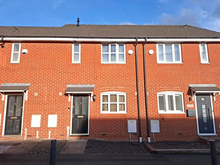 3 Bedroom Town House To Rent In Shone Court, Morley, Leeds, LS27