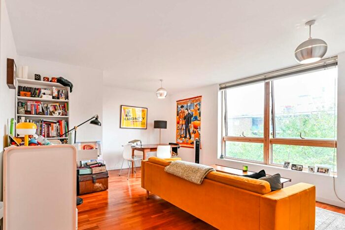 1 Bedroom Flat To Rent In Poole Street, Hoxton, London, N1