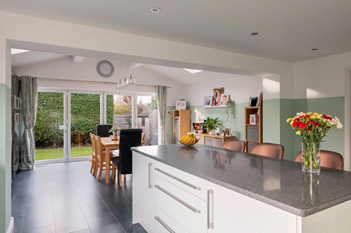 3 Bedroom Detached House For Sale In Lyndhurst Avenue, Hazel Grove, Stockport, SK7