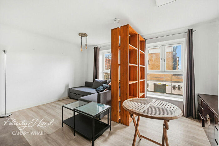 2 Bedroom Apartment For Sale In Westmoreland House, Gatcombe Road, London, E16