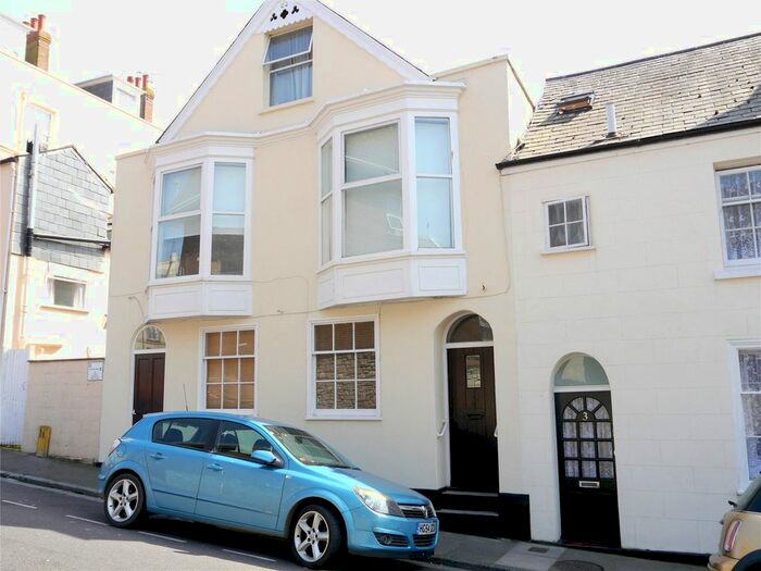 1 Bedroom Flat To Rent In William Street, Weymouth, Dorset, DT4