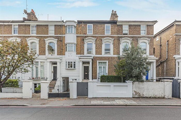 2 Bedroom Flat For Sale In Gunter Grove, London, SW10