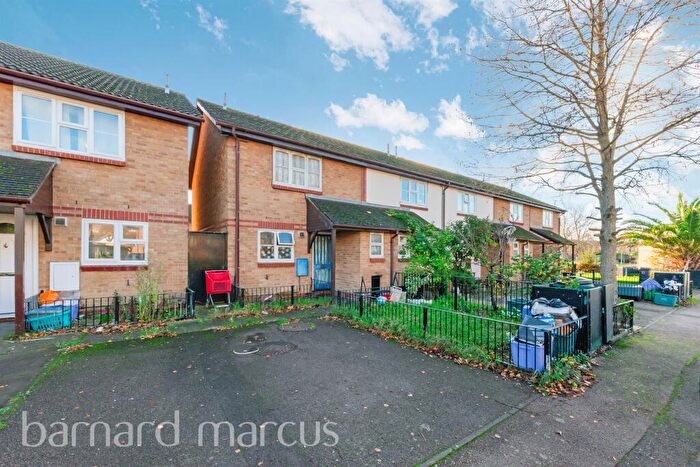 3 Bedroom Terraced House For Sale In Fairfield Close, Mitcham, CR4