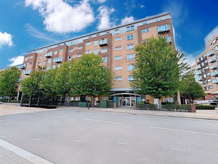 2 Bedroom Flat For Sale In Cherrydown East, Basildon, SS16