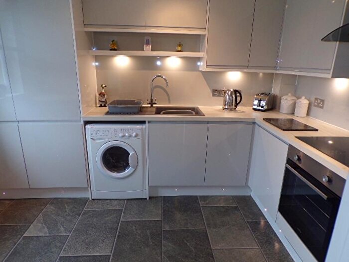 2 Bedroom Flat To Rent In Summer Street, Aberdeen, AB10