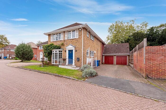 4 Bedroom Detached House For Sale In Juniper Drive, Maidenhead, SL6