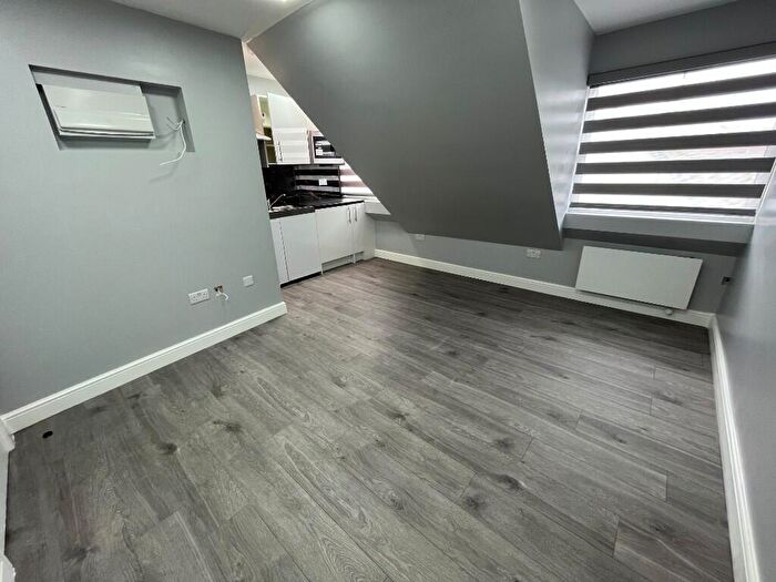 1 Bedroom Flat To Rent In The Burroughs, London, NW4