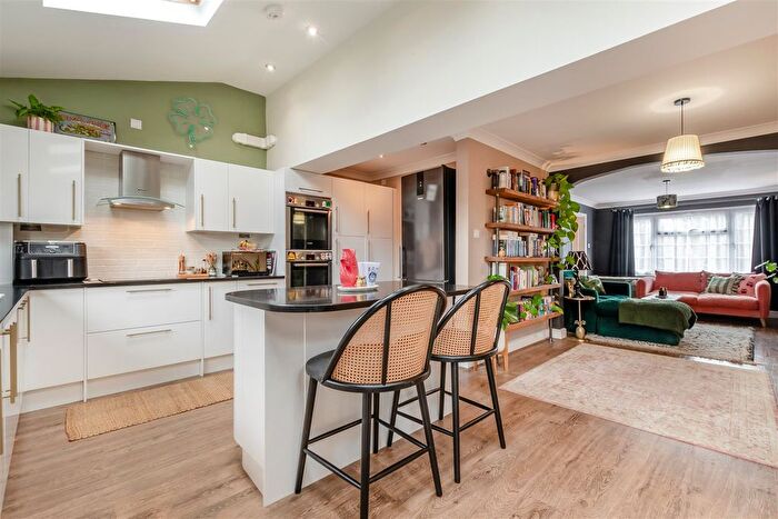 3 Bedroom Semi-Detached House For Sale In Whitebeam Drive, Coxheath, Maidstone, ME17