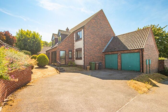 4 Bedroom Detached House For Sale In Robin Hill, Heacham, PE31