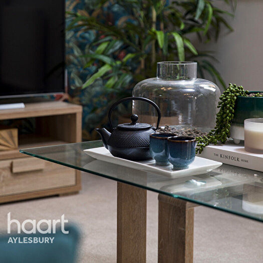 3 Bedroom Detached House For Sale In The Deene, Aylesbury, HP18