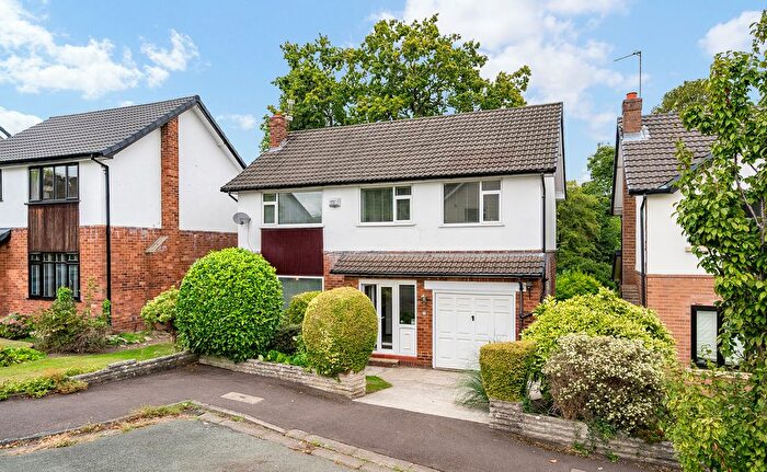 4 Bedroom Detached House For Sale In Cringle Drive, Stockport, SK8