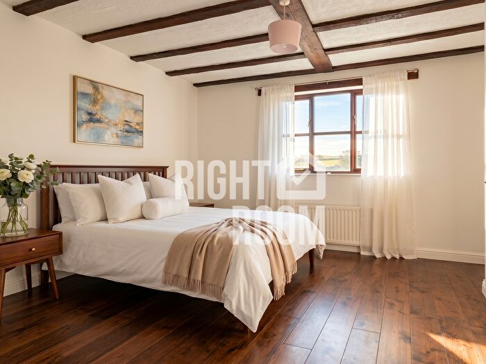 3 Bedroom Detached House To Rent In Three Bedroom House, Tavistock Street, MK2