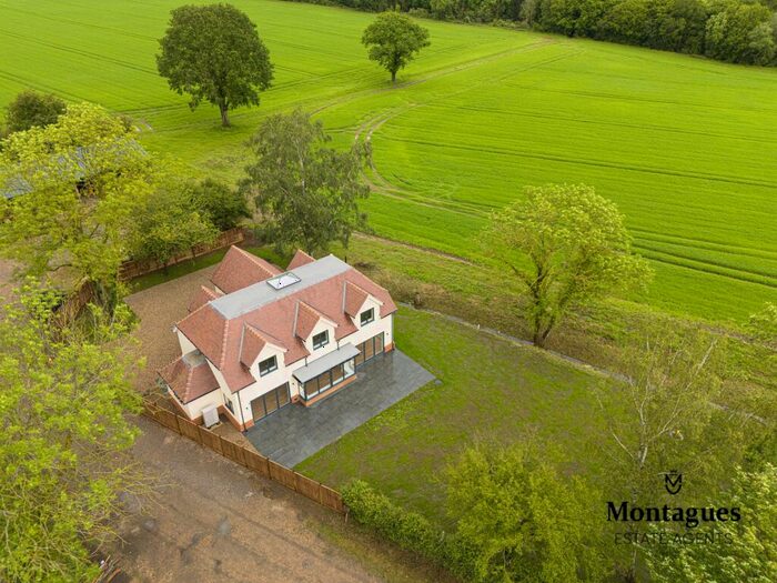 4 Bedroom Detached House To Rent In London Road, Stapleford Tawney, RM4