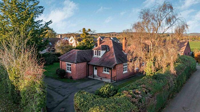 3 Bedroom Detached Bungalow For Sale In Saltash, Kingsland, Leominster, Herefordshire, HR6