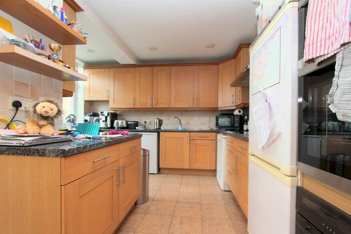 5 Bedroom Semi-Detached House To Rent In Church Vale, London N2