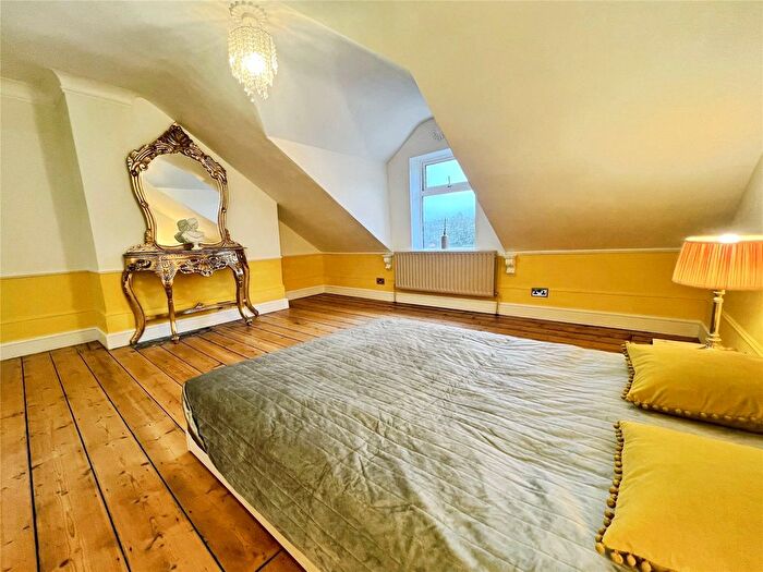 2 Bedroom Flat To Rent In Albany Terrace, Chatham, Kent, ME4