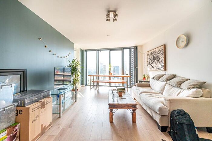 2 Bedroom Flat To Rent In Station Street, Stratford, London, E15