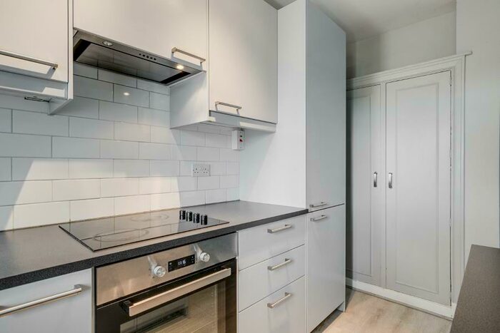 2 Bedroom Apartment To Rent In Northwood Hall, N6