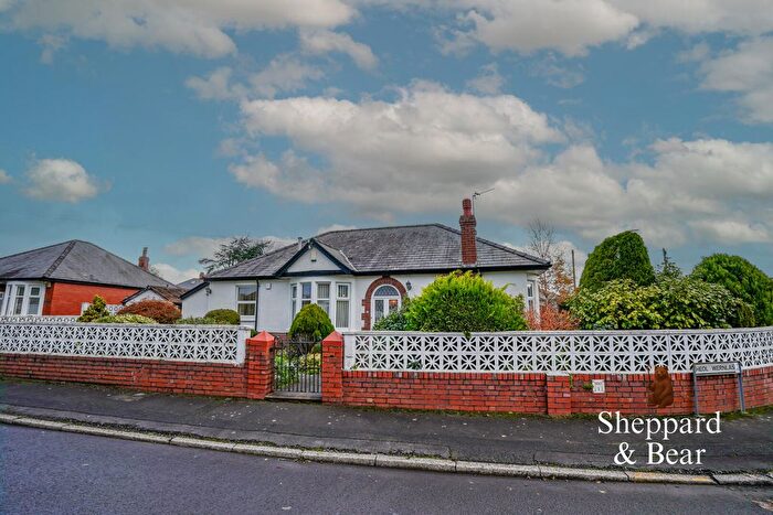 3 Bedroom Detached Bungalow For Sale In Heol Wernlas, Cardiff, CF14