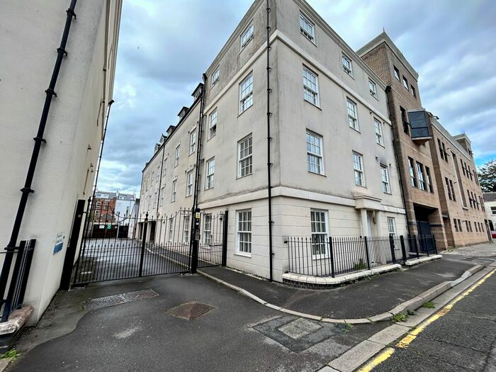 1 Bedroom Flat To Rent In Henley Court, Montpellier, Gloucester, GL1