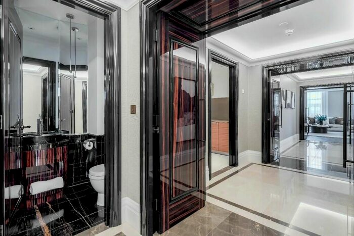 3 Bedroom Flat To Rent In Whitehall Place, London, SW1A