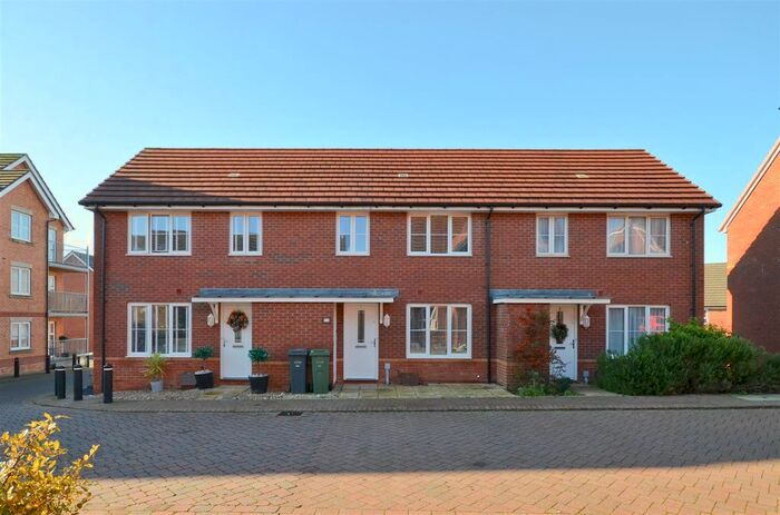 2 Bedroom Terraced House To Rent In Cromwell Avenue, East Cowes, PO32