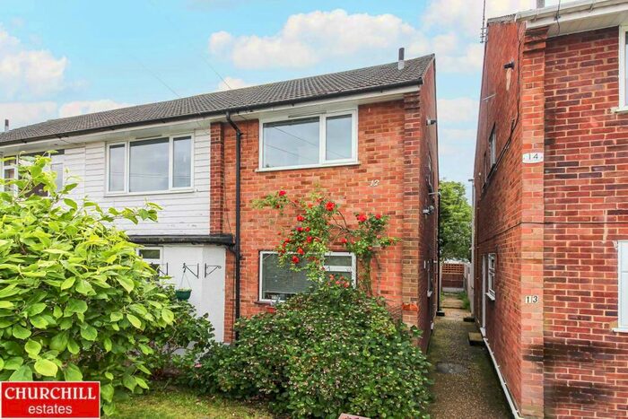 2 Bedroom Maisonette To Rent In Valley Close, Loughton, IG10