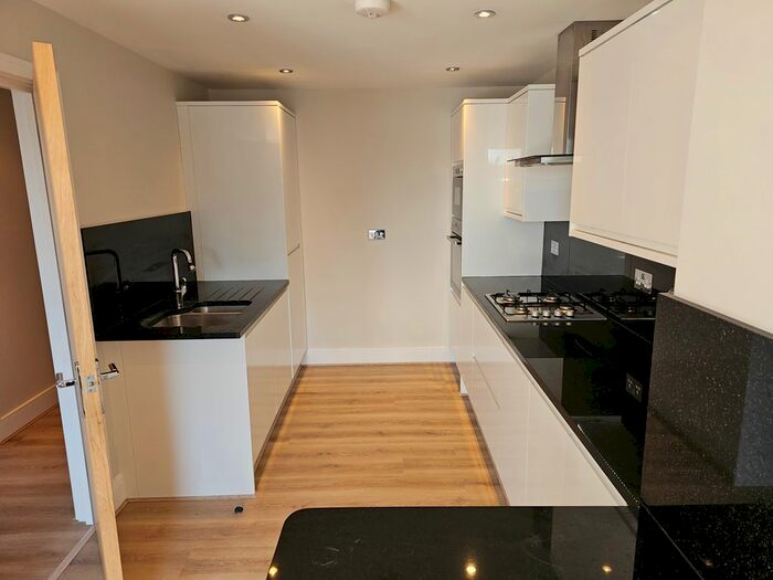 2 Bedroom Flat To Rent In Queens Road, Welling, DA16